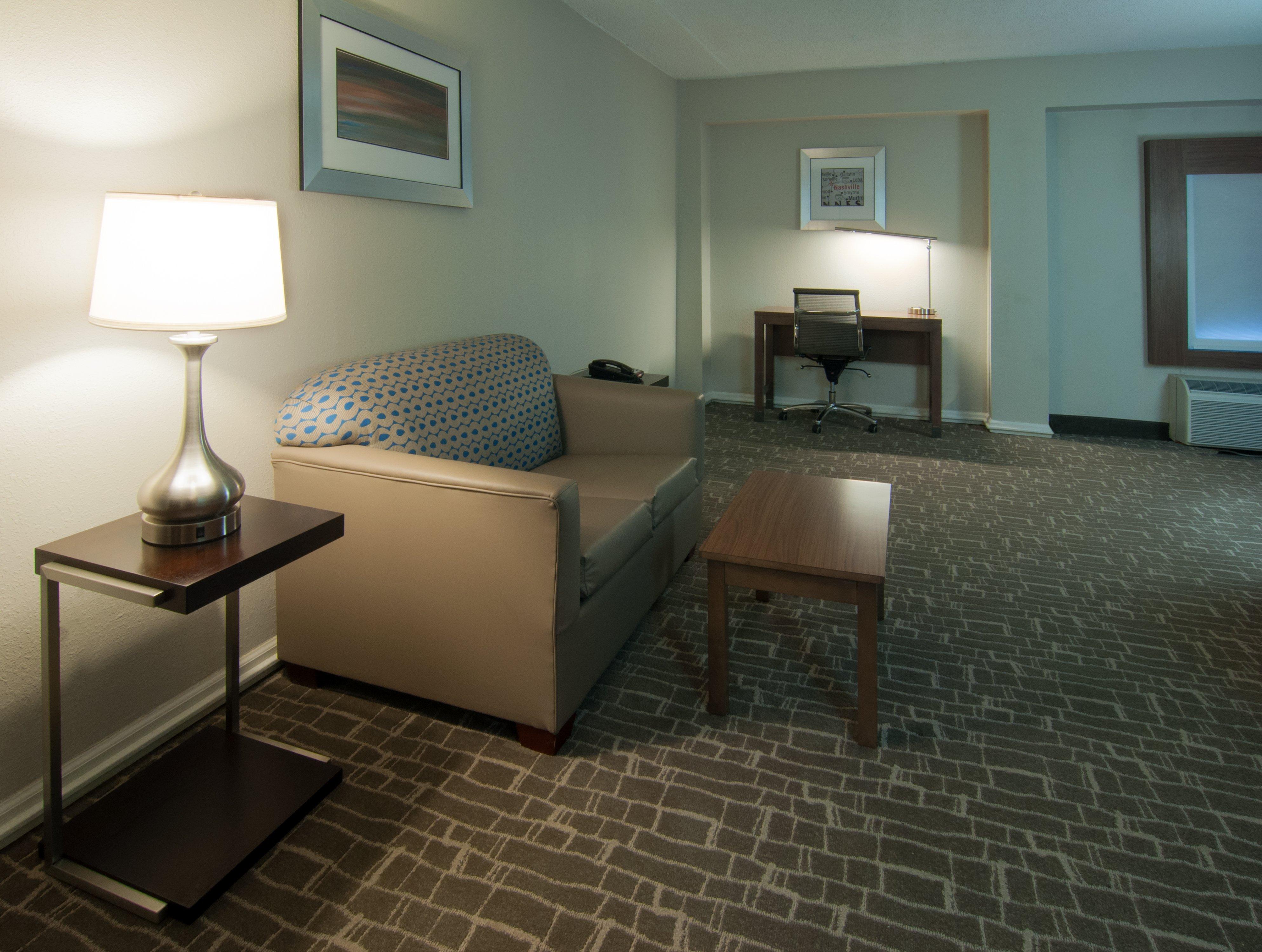 Holiday Inn Express & Suites Nashville-I-40 & I-24 Buitenkant foto