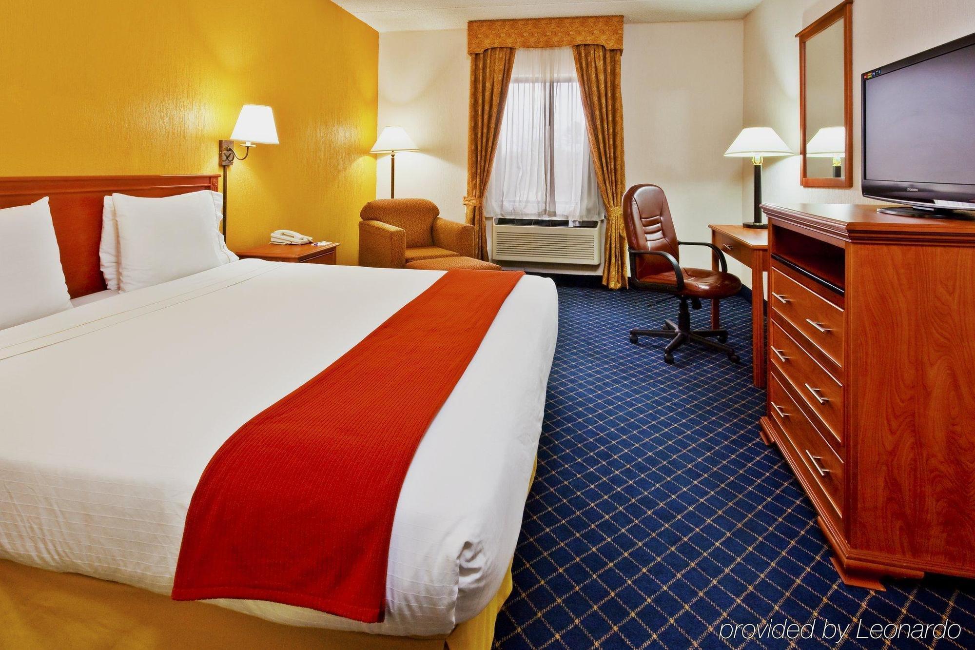 Holiday Inn Express & Suites Nashville-I-40 & I-24 Buitenkant foto